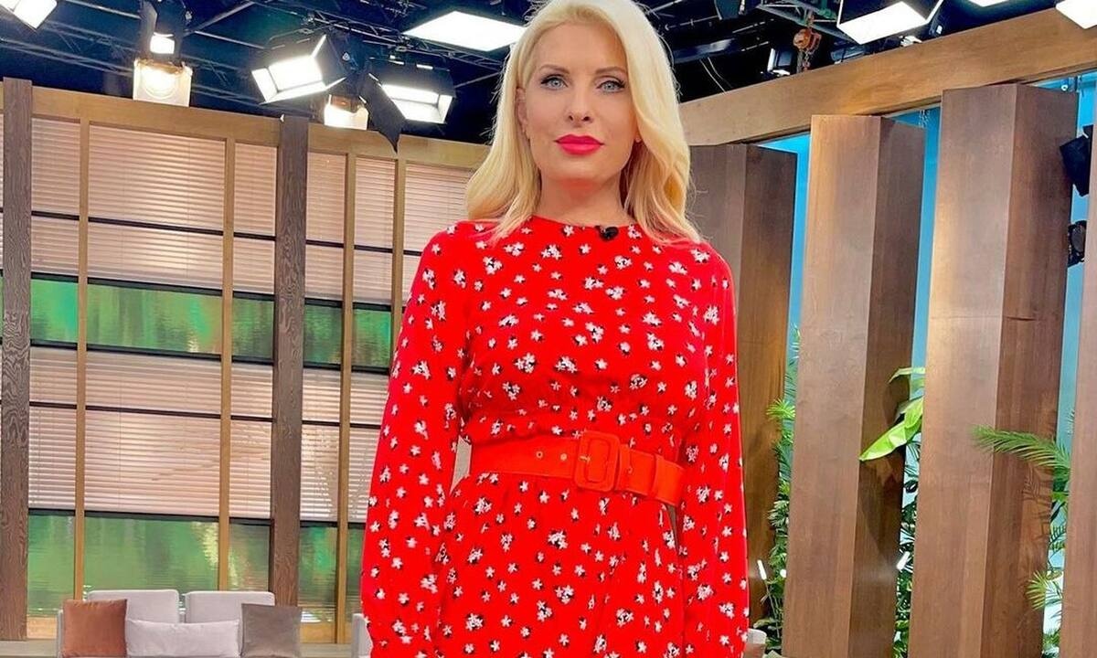 Ελένη Μενεγάκη: Της μύρισε μακαρονάδα και εισέβαλε άβαφη στο πλατό της Μελέτη - Απολαυστικό βίντεο!