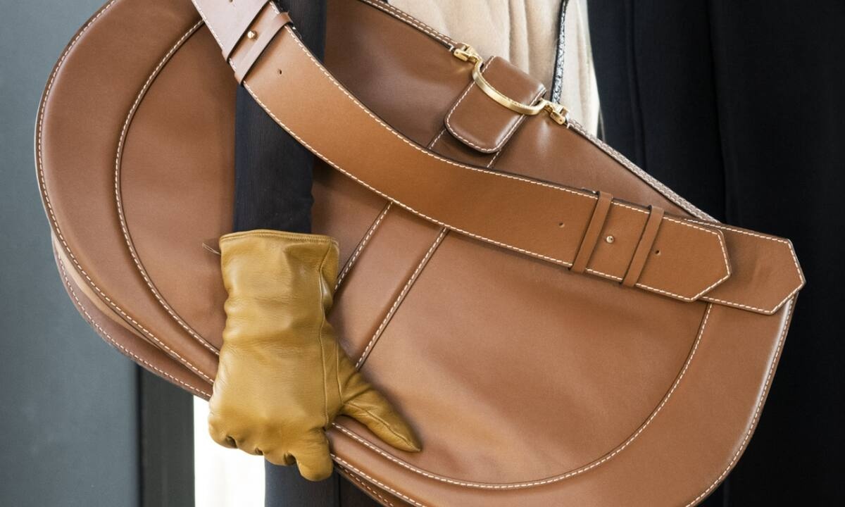 7 τάσεις στις τσάντες που θα βλέπεις σε όλα τα fashion girls τον φετινό χειμώνα