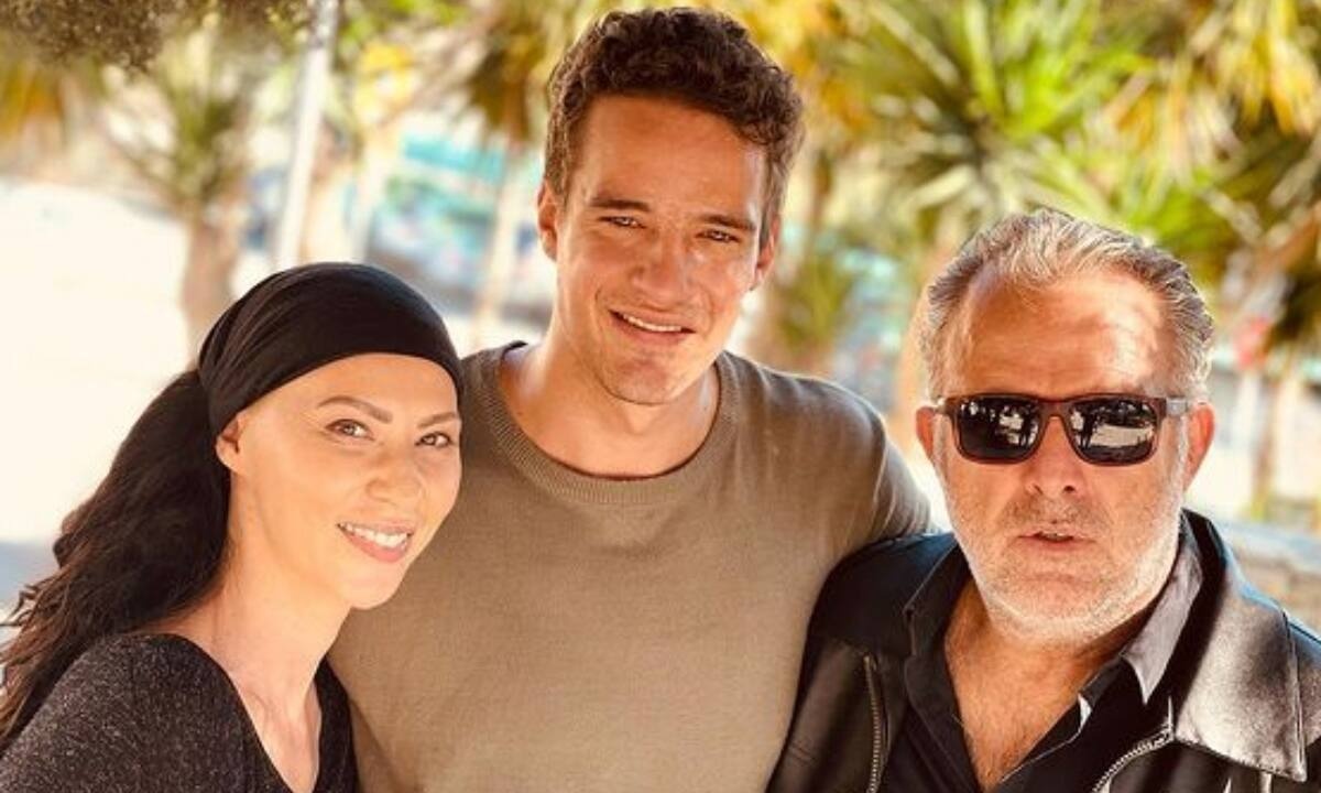 Γη της ελιάς: Ξεσηκώθηκε ο κόσμος με τη γροθιά του Στέφανου στον πατέρα του Στάθη