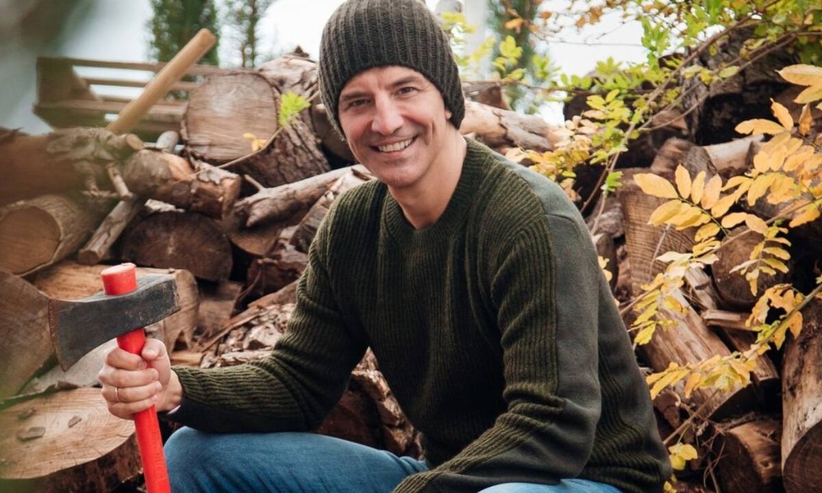 Ο Σάκης Ρουβάς είναι έτοιμος για καραντίνα: Δες τι κάνει στο σπίτι του (photos)