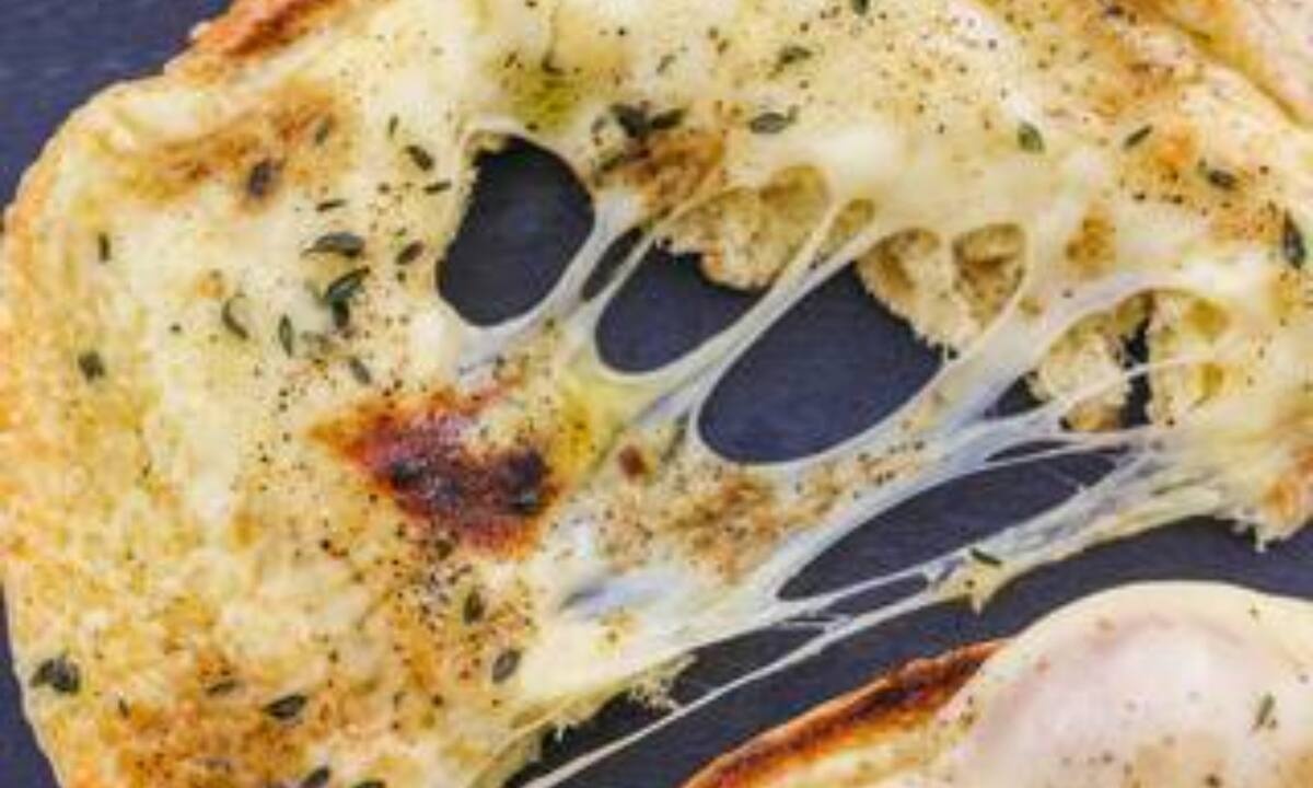 Απλό και πεντανόστιμο σνακ - Πιτσάκια σε ψωμί του τοστ