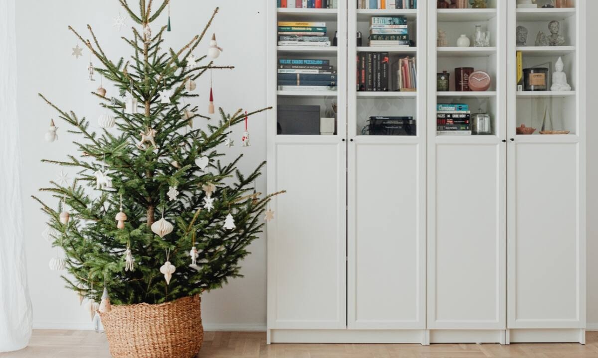 Δες το χριστουγεννιάτικο δέντρο σου... αλλιώς! 8 ιδέες για να μοιάζει σαν καινούριο