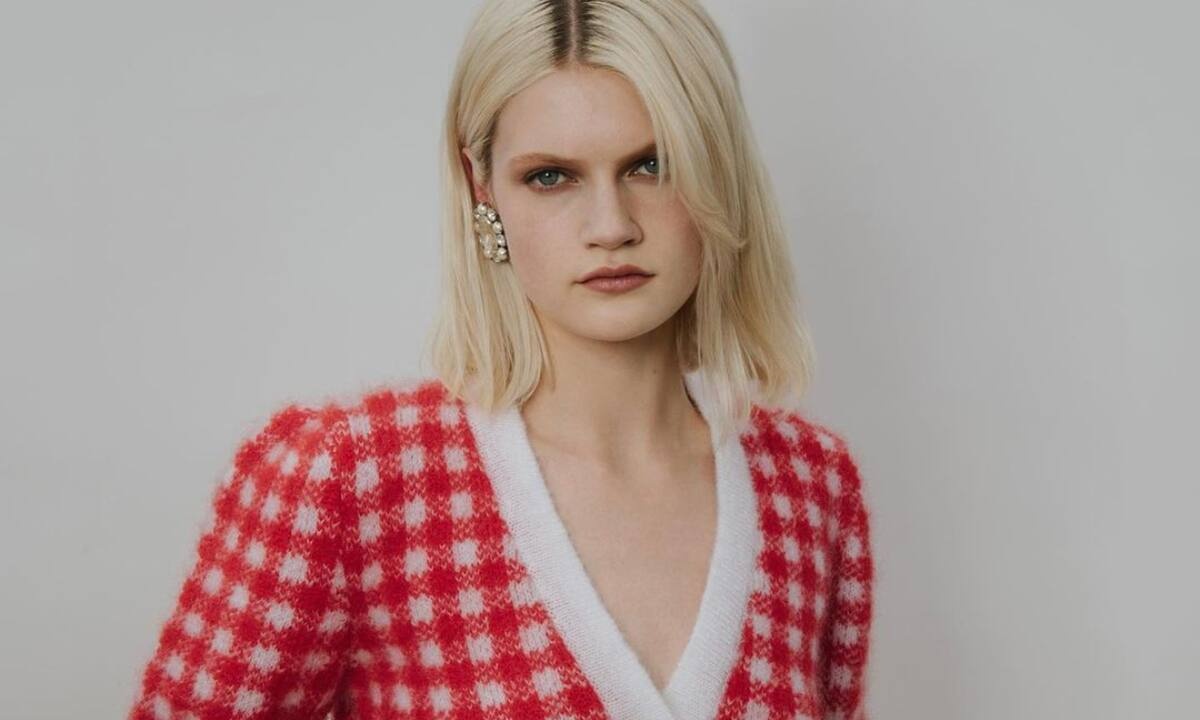 Embellished sweater: Το πιο μεγάλο trend φέτος στα πουλόβερ