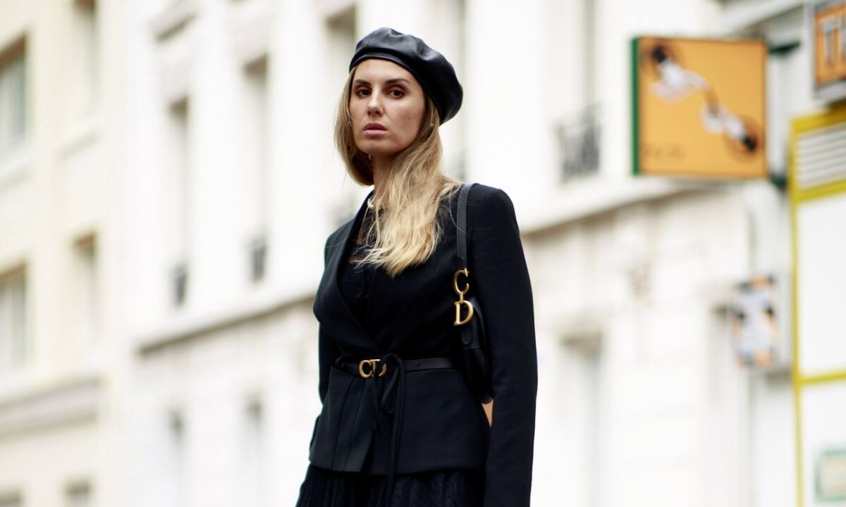 Δέκα μαύρα, χειμωνιάτικα φορέματα για να είσαι κομψή όλη τη μέρα