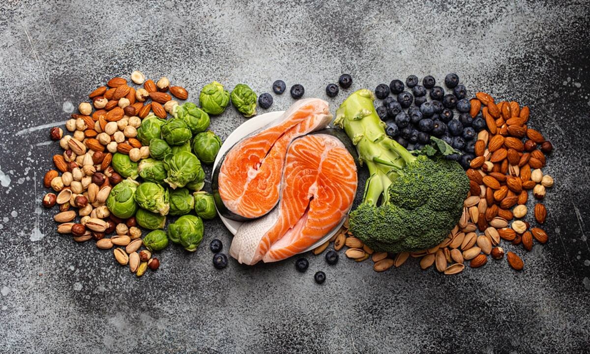 21 τροφές που προλαμβάνουν άνοια και Αλτσχάιμερ και βελτιώνουν τη μνήμη (video)