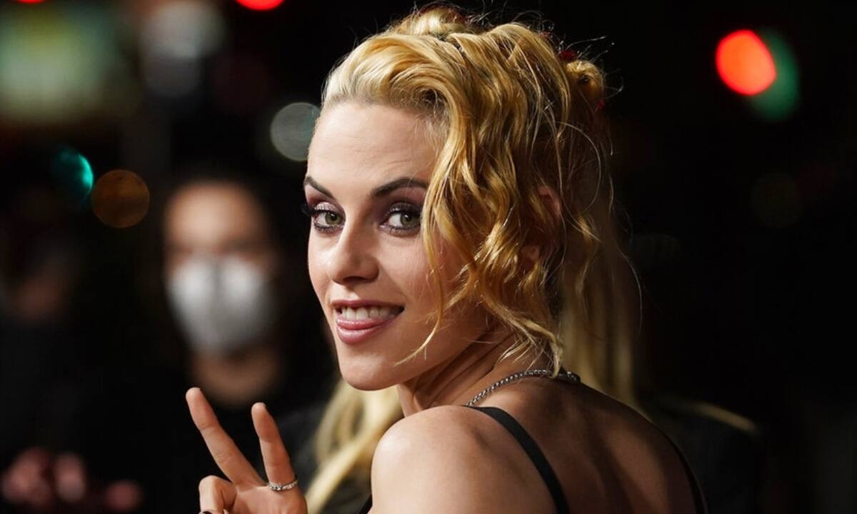 Η Kristen Stewart γειώνει τα Όσκαρ! «Δε δίνω δεκάρα για το αν θα είμαι υποψήφια»