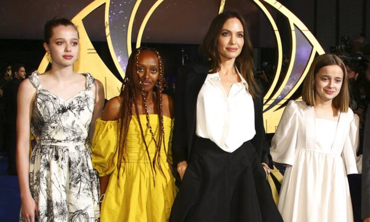 Angelina Jolie: Οι βιολογικές κόρες της μοιάζουν σα δυο σταγόνες νερό