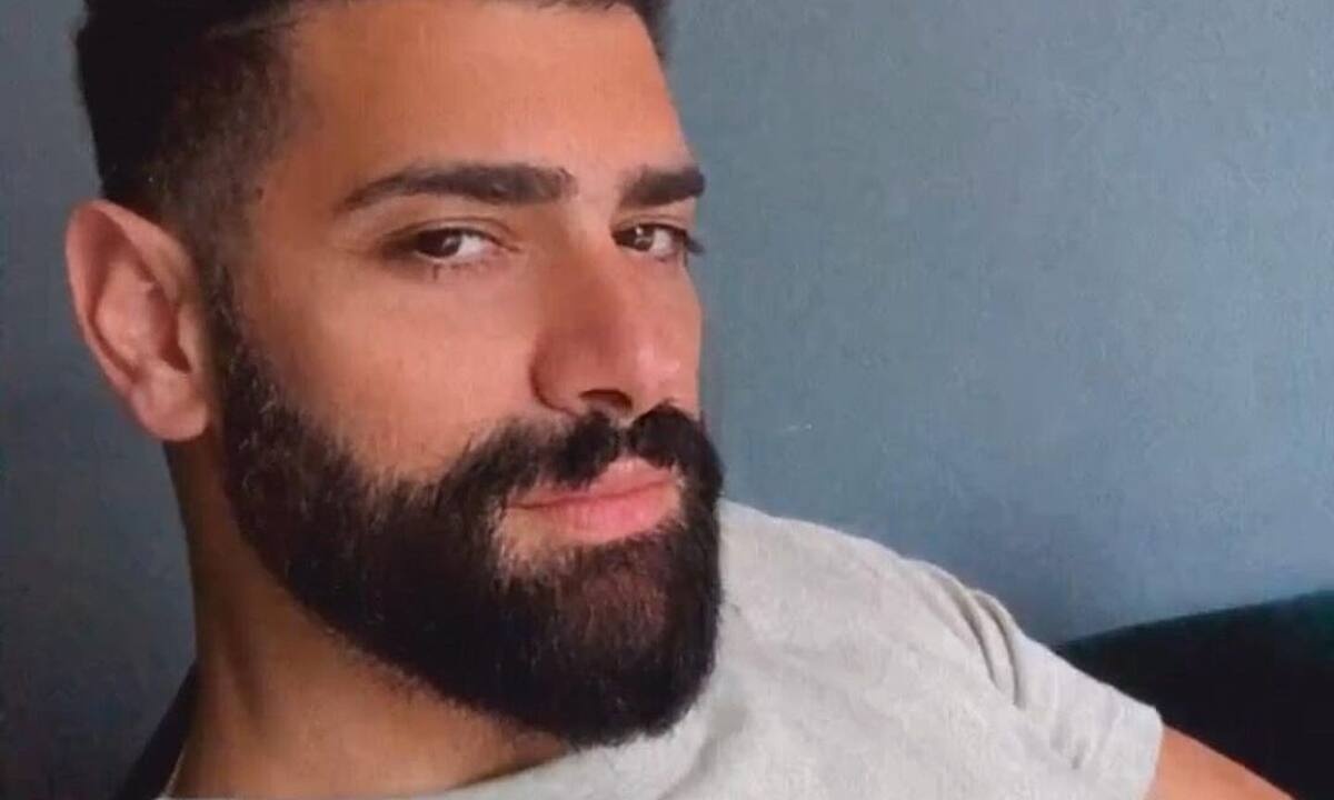 Σαρμπέλ: Η ηλικία, η Eurovision, η ζωή στο Λονδίνο και η εμφάνισή του στο J2US