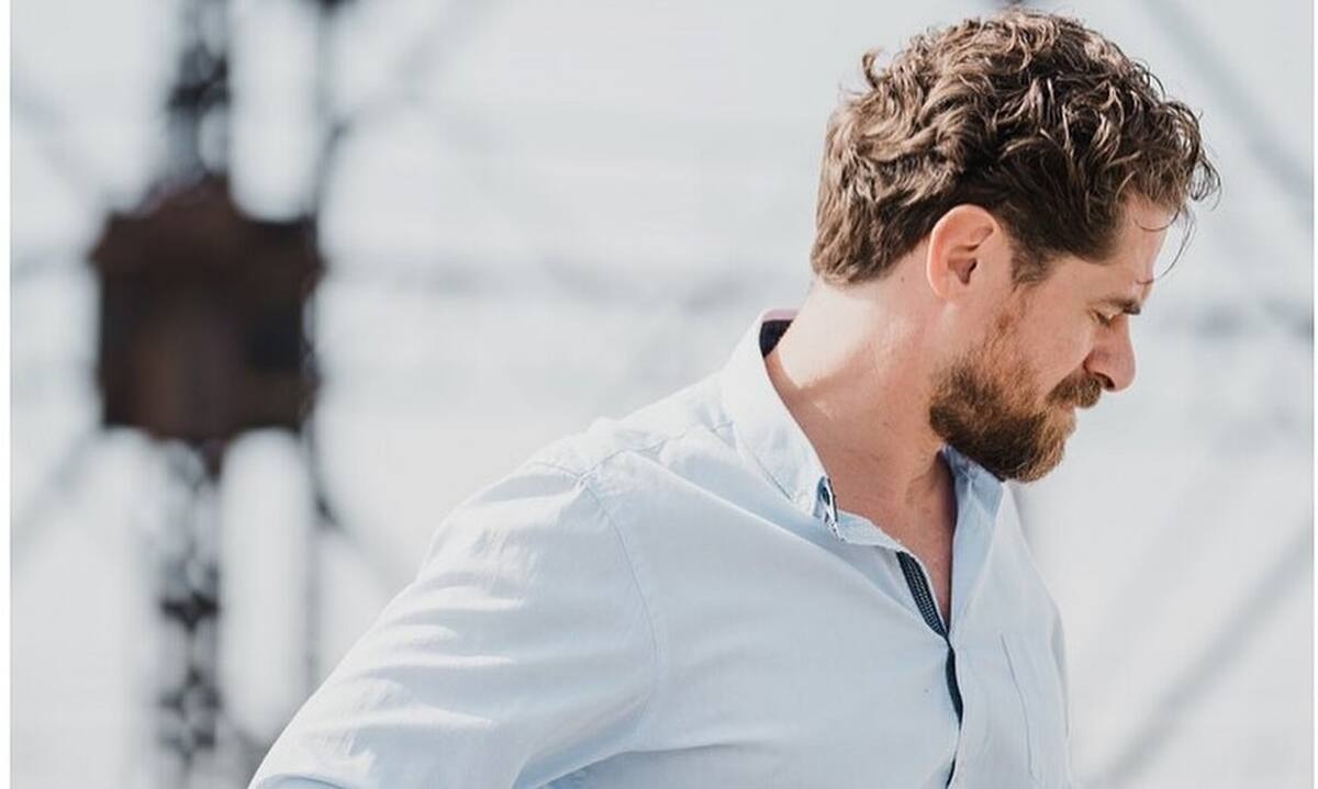 Δημήτρης Λάλος: «Θα μίκραινα το θέατρο αν έλεγα ότι βρήκα κάτι συγκεκριμένο»