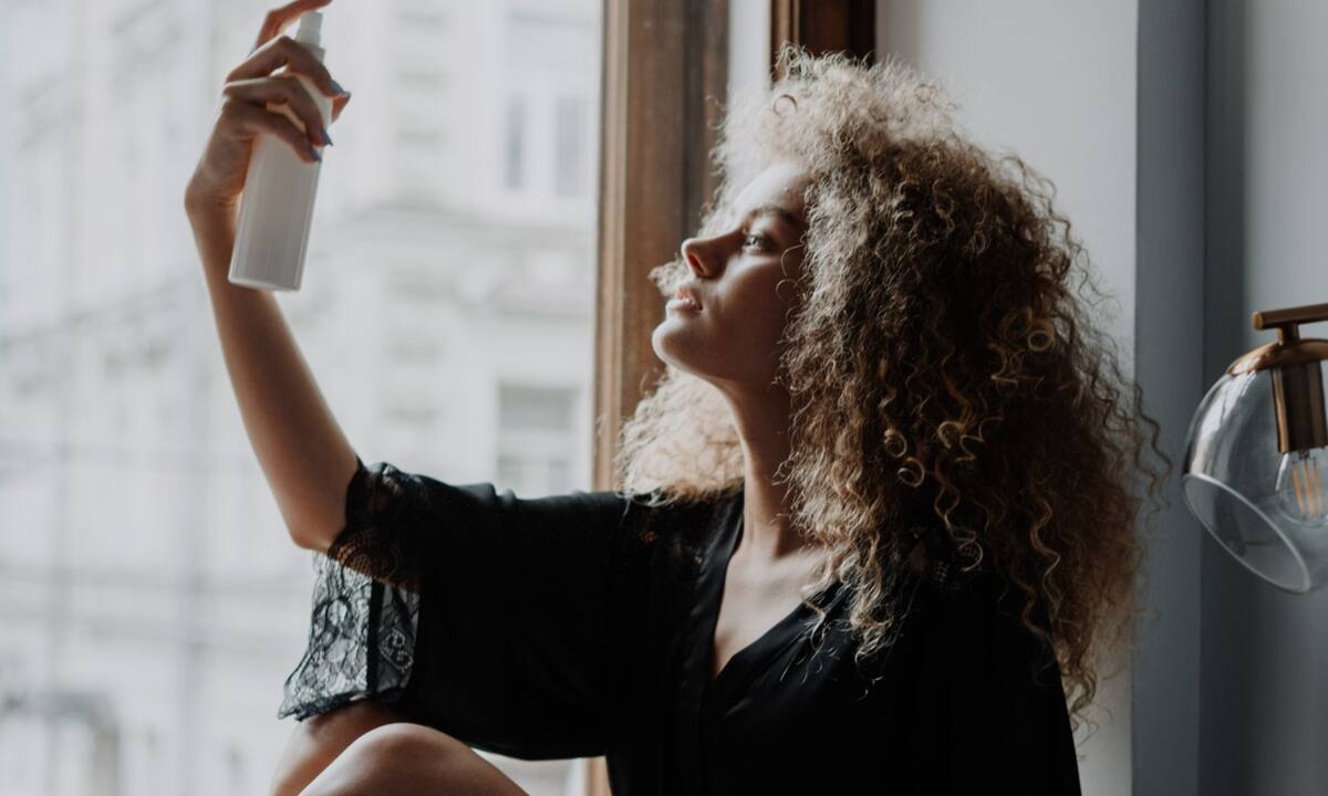 Πώς το setting spray θα απογειώσει το μακιγιάζ σου