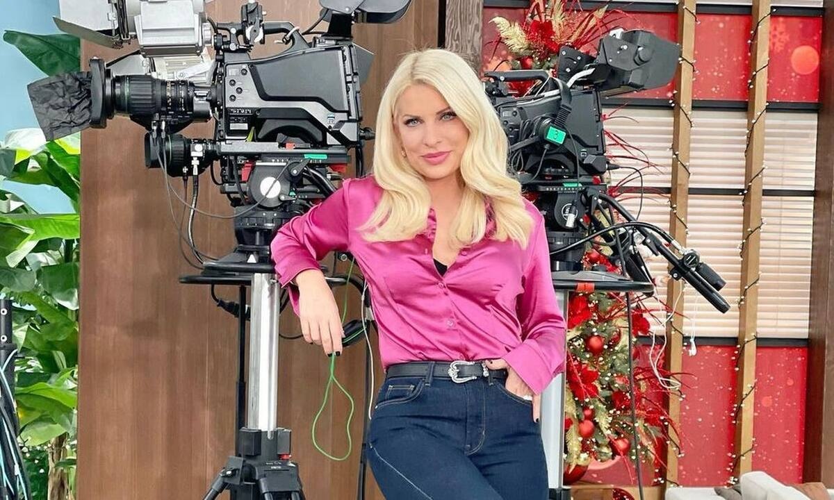 Ελένη Μενεγάκη: «Ξεχάσαμε το ένα παιδί στο σχολείο… Είπα το τέταρτο πού είναι;» (Video)