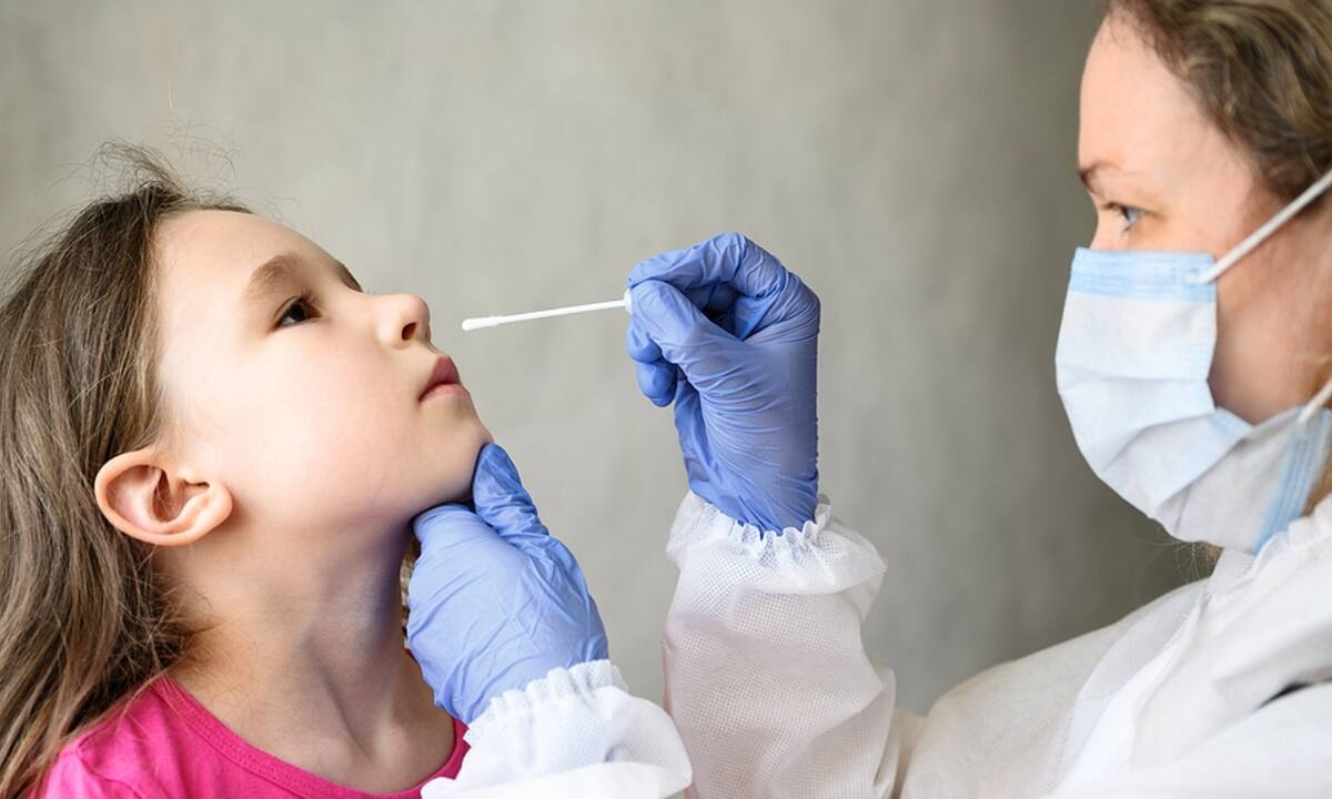 Τι πρέπει να ξέρετε για τη νέα μετάλλαξη Όμικρον