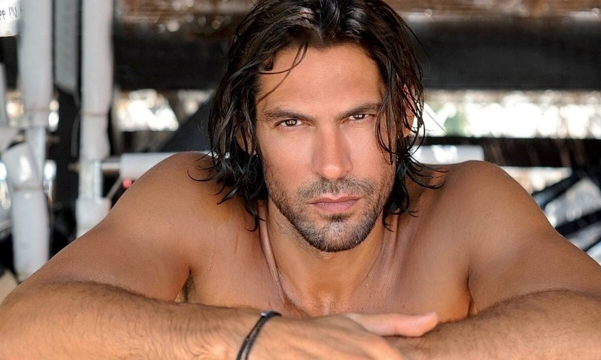 Γιάννης Σπαλιάρας: «Ό,τι και να λένε στα πάνελ, εγώ έπαιξα στο Netflix» (Video)