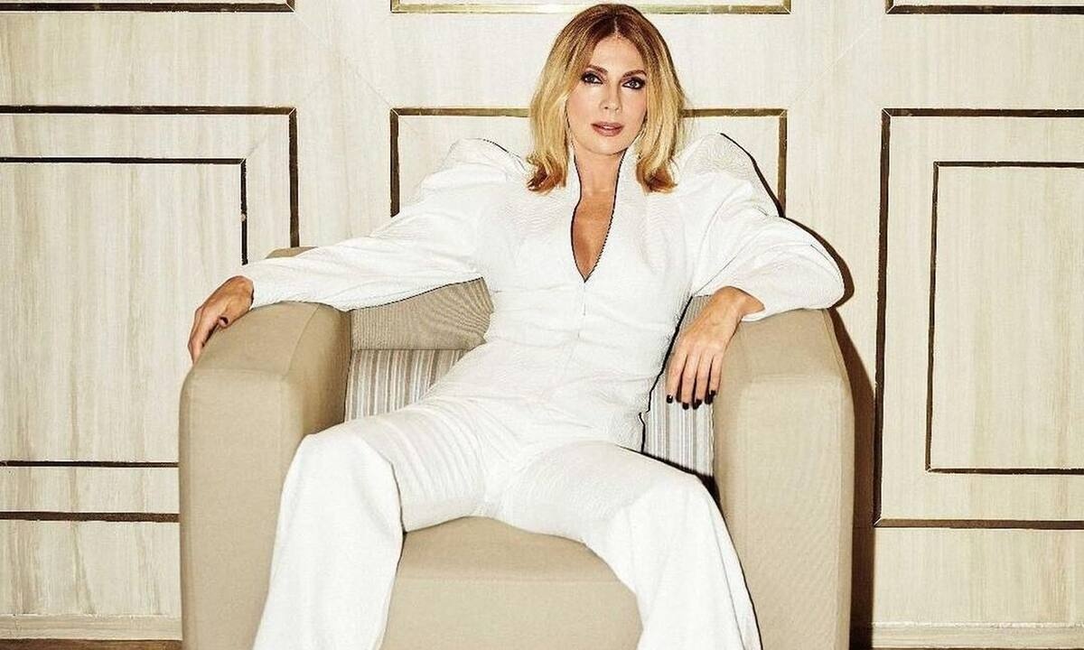 Σμαράγδα Καρύδη: Υπάρχουν πολλές φορές τα αδιάκριτα βλέμματα και οι αδιάκριτες συμπεριφορές