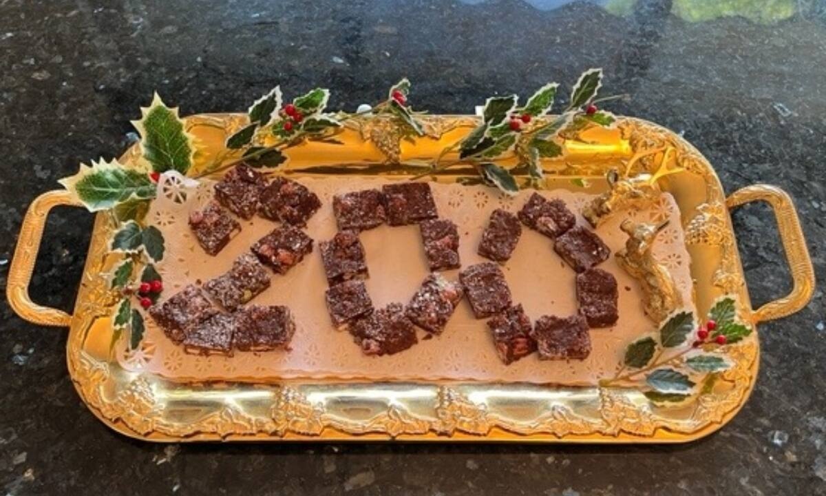 Η απόλυτη συνταγή για Christmas Rocky Road σοκολατάκια (Γράφει η Majenco)