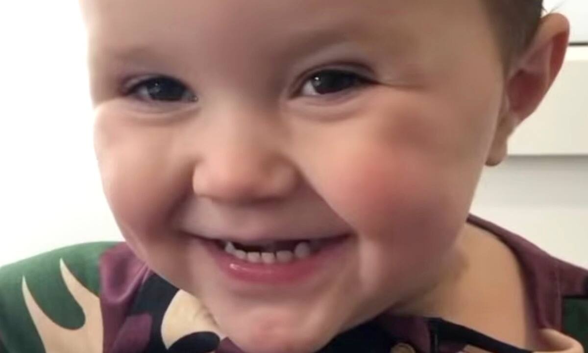 Λόγια αγάπης και ενθάρρυνσης από ένα νήπιο θα σε κάνουν να νιώσεις όμορφα (vid)