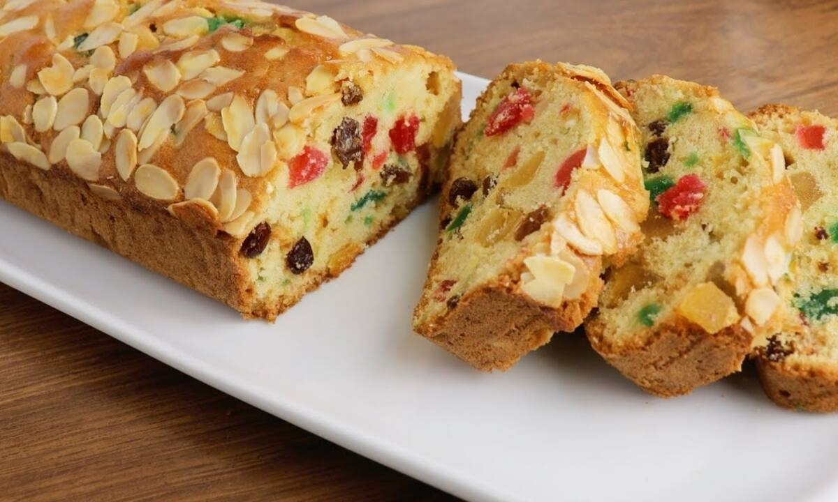 Φτιάξτε μέσα σε 10 λεπτά αυτό το χριστουγεννιάτικο κείκ (vid)