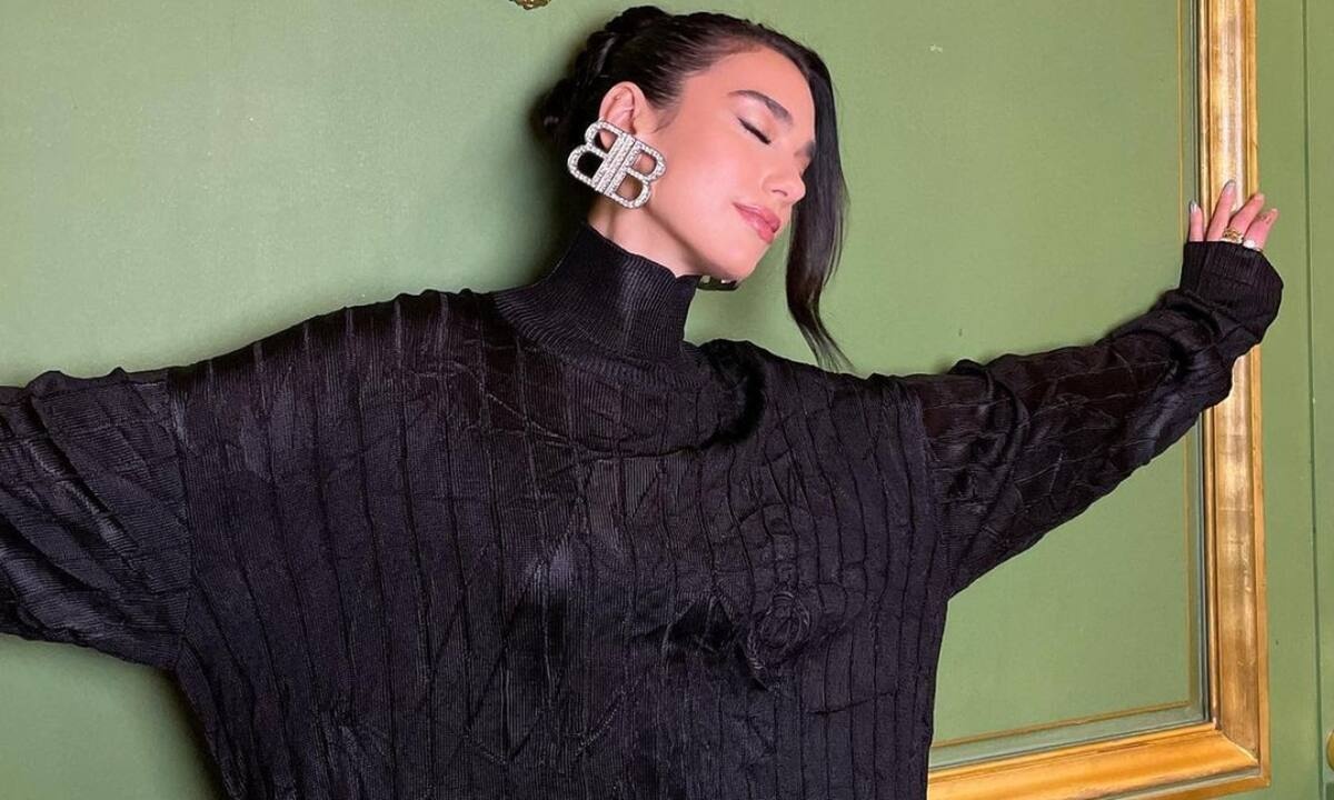 10 λαμπερά σκουλαρίκια που ταιριάζουν με κάθε γιορτινή εμφάνιση