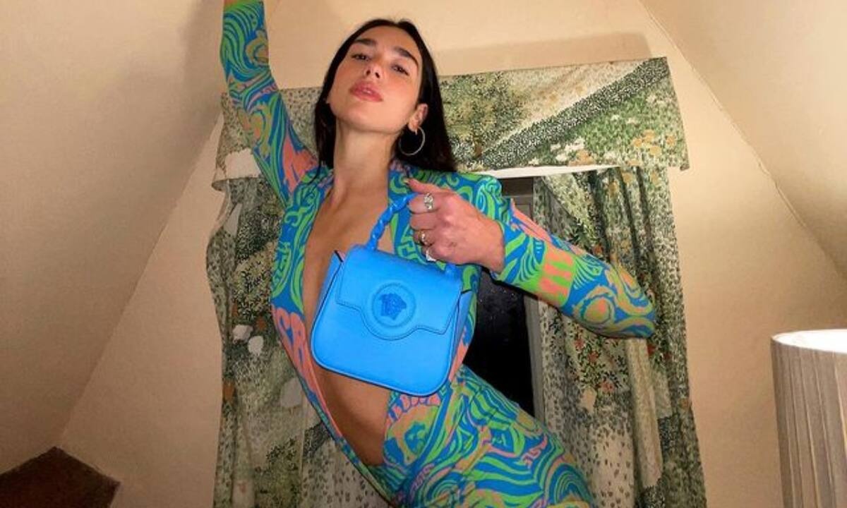 Η Dua Lipa φόρεσε την πιο hot τάση για φέτος