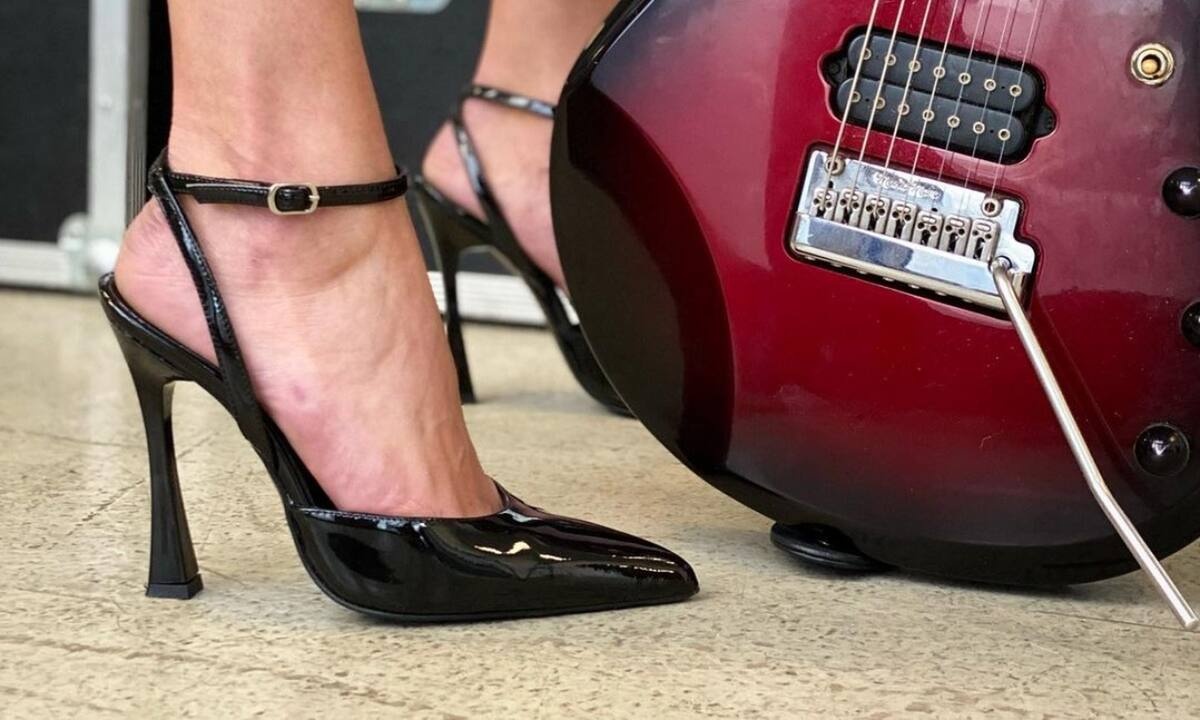 10 ζευγάρια κλασικές μαύρες γόβες που θα φοράς από το πρωί ως το βράδυ