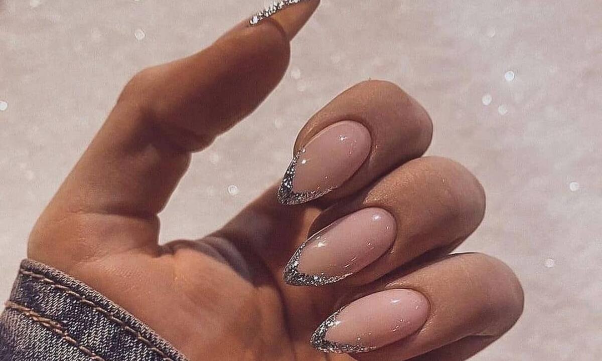 10 βερνίκια νυχιών για να υποδεχτείς το 2022