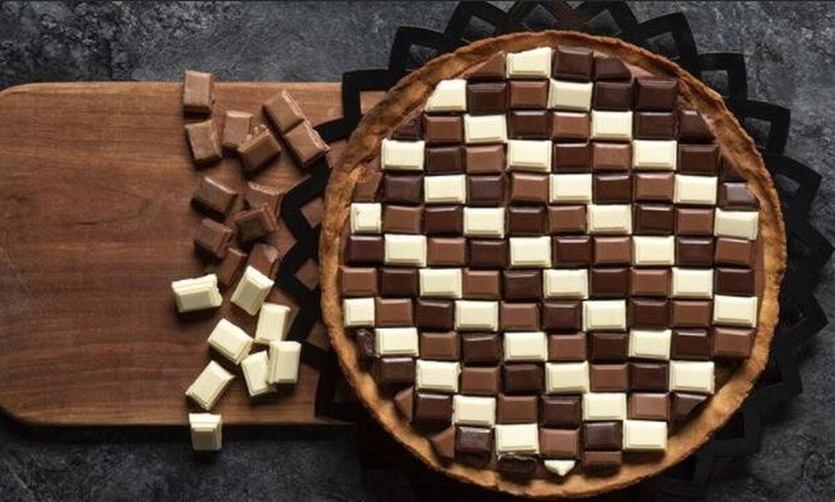 Λαχταριστή τάρτα σοκολάτας με μπανάνα από τον Άκη Πετρετζίκη