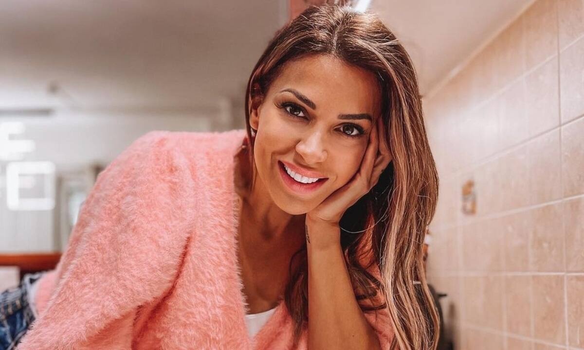 Ελένη Χατζίδου: Κάνει γυμναστική μαζί με την Μελίτα - Απολαυστικό στιγμιότυπο