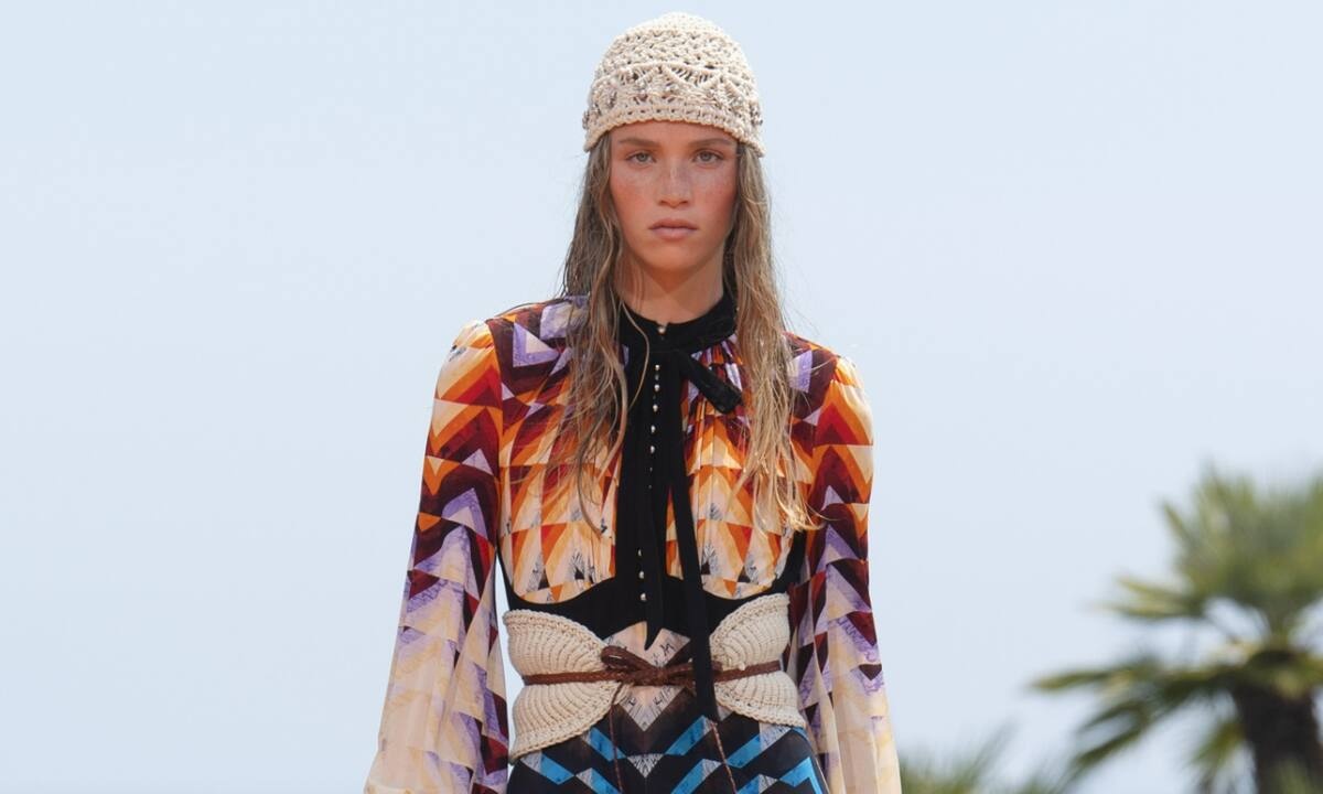 Όλες οι δημοφιλείς τάσεις για Άνοιξη/Καλοκαίρι 2022: Τι θα φορέσουμε την επόμενη σεζόν