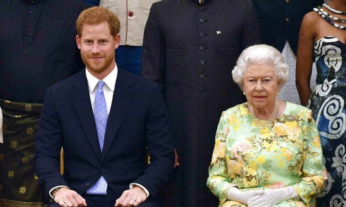 Το νέο βίντεο της βασίλισσας Ελισάβετ και της οικογένειάς της και η ηχηρή απουσία του Harry