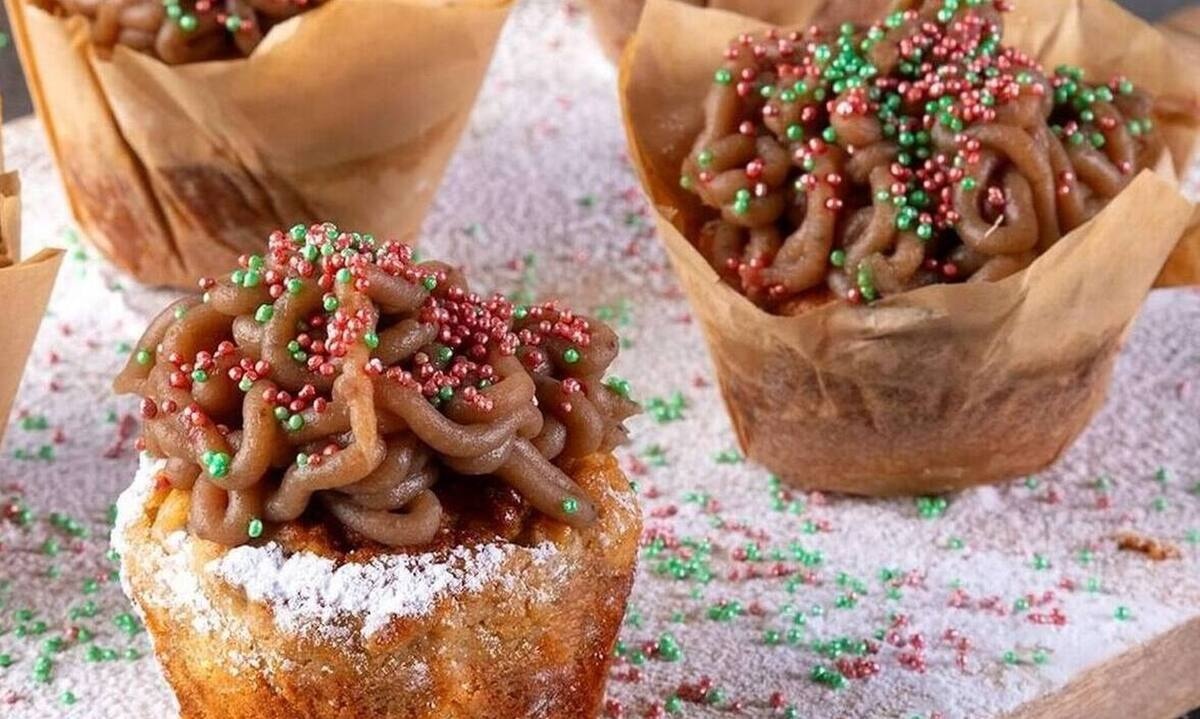 Muffins με κρέμα κάστανο από τον Άκη Πετρετζίκη