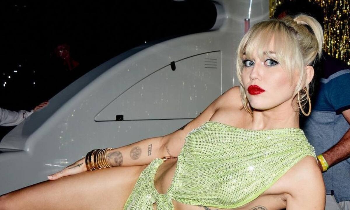 Miley Cyrus: Το ατύχημα στη σκηνή και η απίστευτη δύναμη που το αντιμετώπισε