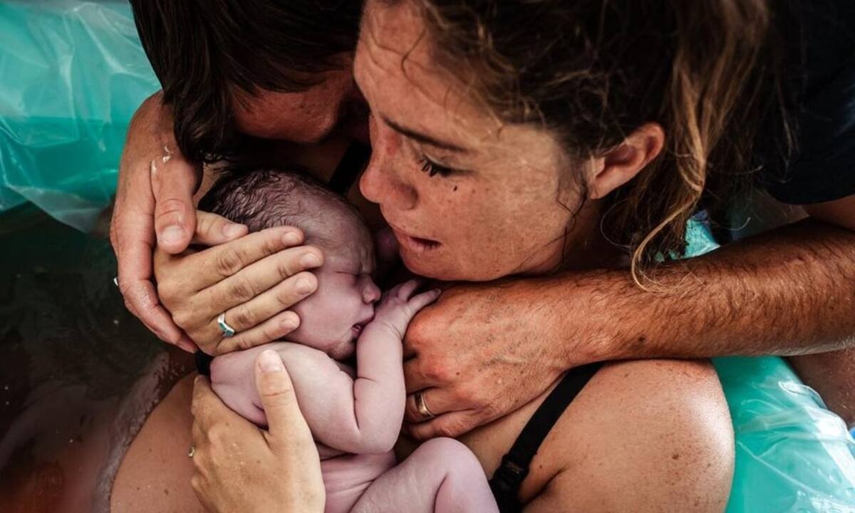 Η συγκίνηση των νέων γονιών όταν βλέπουν για πρώτη φορά το μωρό τους