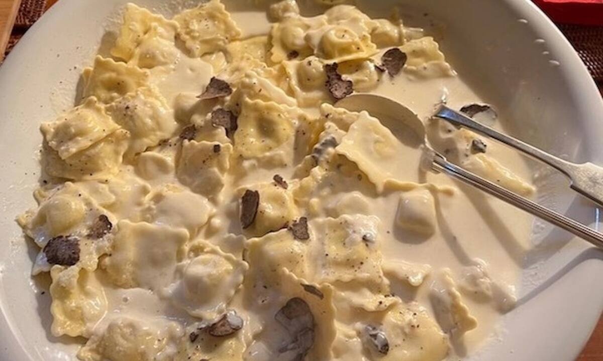 Η πιο γευσιγνωστικά μαγική συνταγή είναι τα γεμιστά Ραβιόλι με τρούφα και τυριά (Γράφει η Majenco)