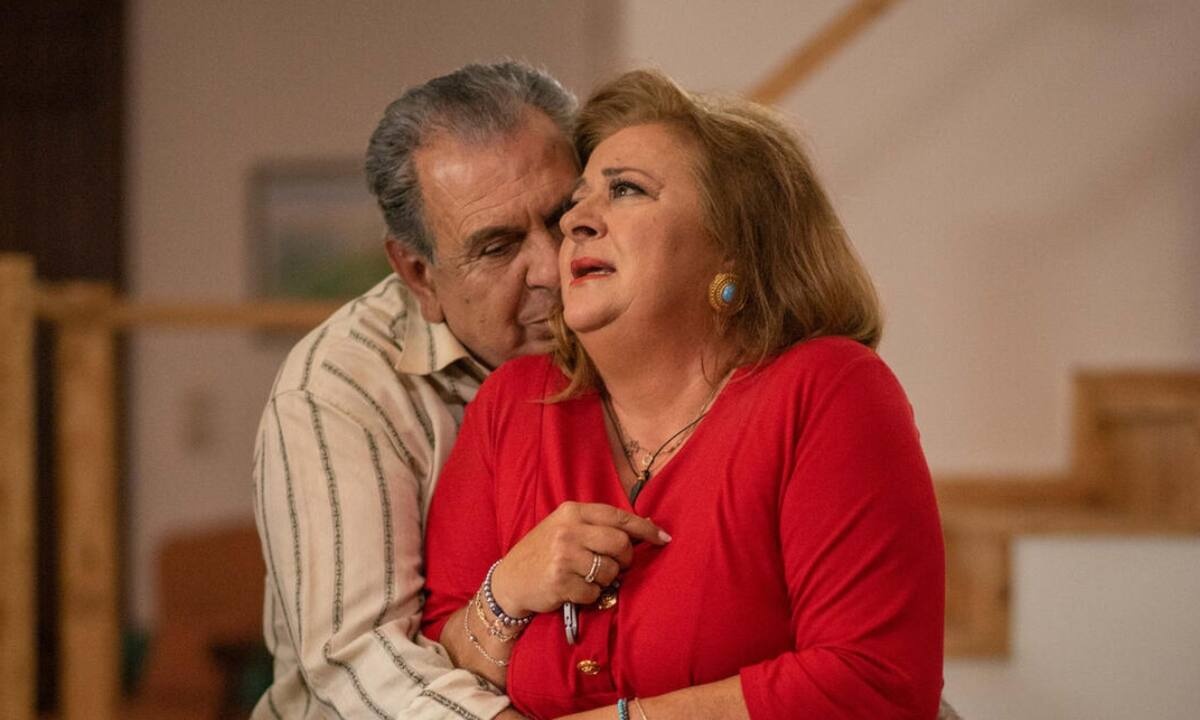 Συμπέθεροι απ' τα Τίρανα: To κοινό στο Twitter αποθέωσε τον Λυκούργο και τον Μπουκουράν