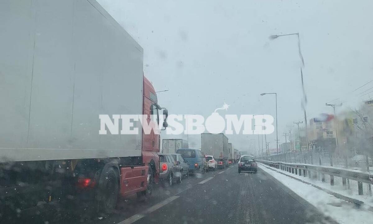 Καιρός τώρα: Χάος στην Αθηνών - Λαμίας! Ακινητοποιημένα οχήματα