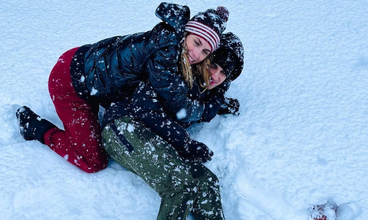 Ντορέττα Παπαδημητρίου: Παιχνίδια με τους γιους της στα χιόνια - Δείτε πόσο άλλαξαν