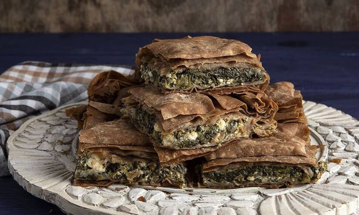 Χορτόπιτα με φέτα και γιαούρτι από τον Άκη Πετρετζίκη