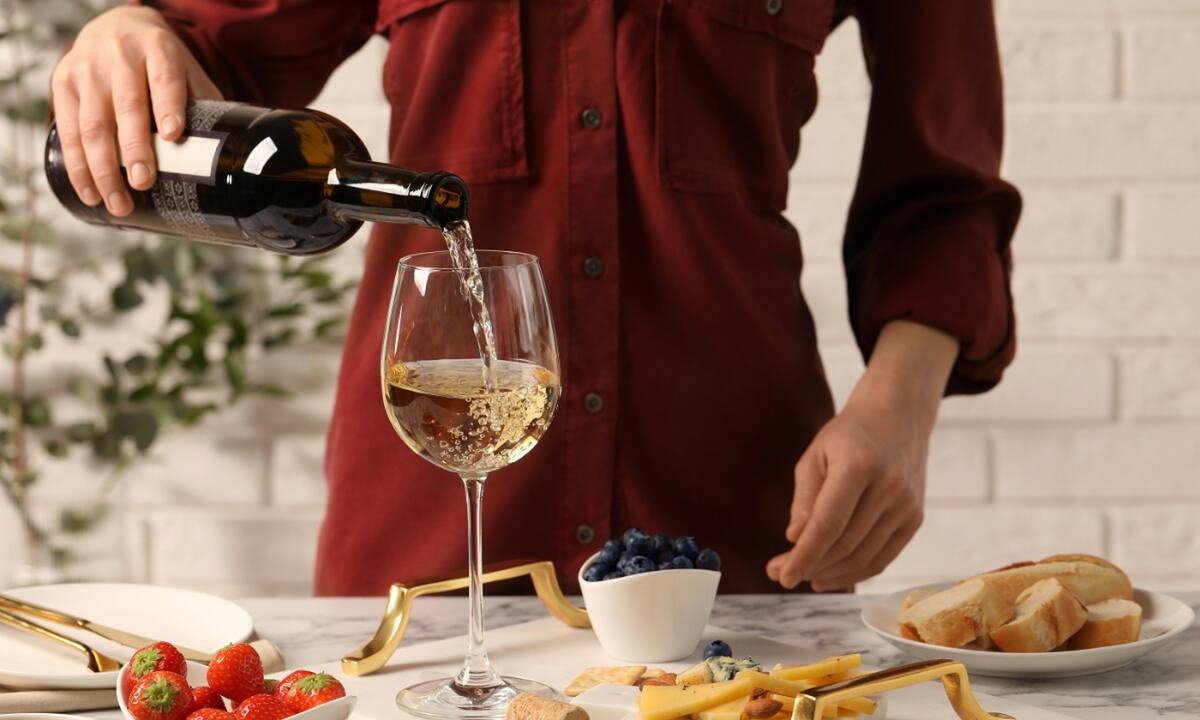 Σας περίσσεψε κρασί; Δείτε τι μπορείτε να το κάνετε