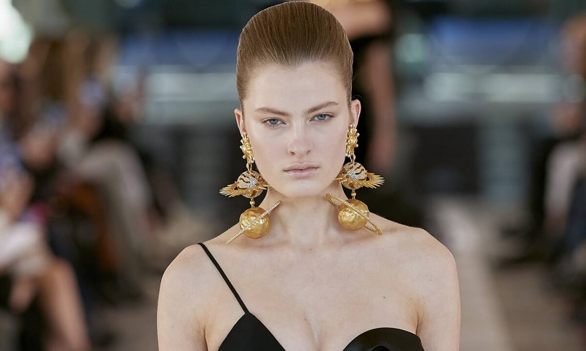 Τα πιο περίεργα αξεσουάρ που θα φορεθούν την καλοκαιρινή σεζόν