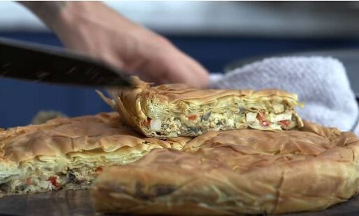 Κοτόπιτα από τον Άκη Πετρετζίκη