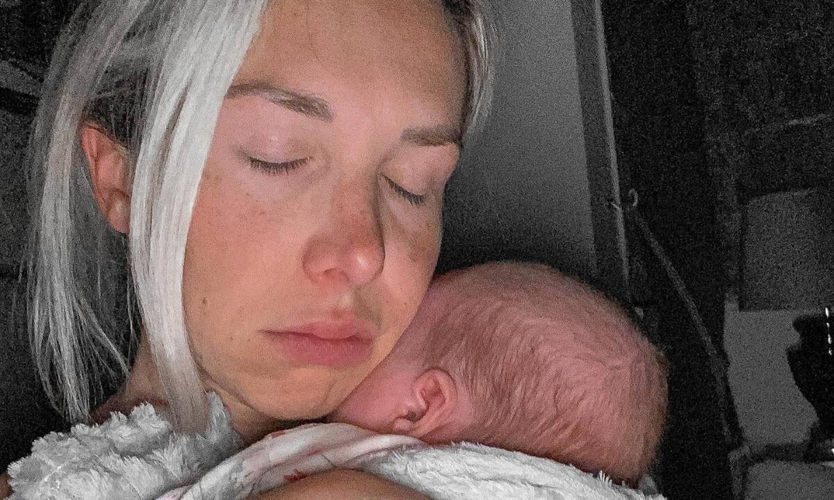 Κλαίω και νιώθω ενοχές που έκλαψα