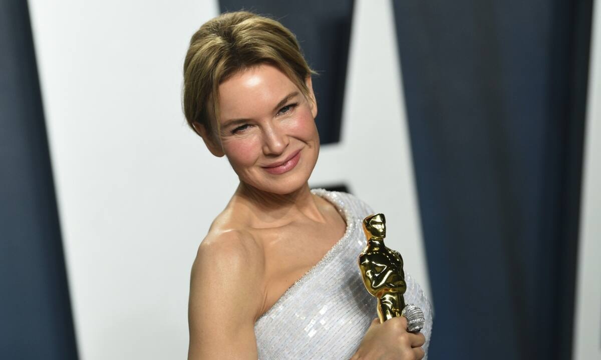 Αγνώριστη η Renée Zellweger στο νέο της ρόλο