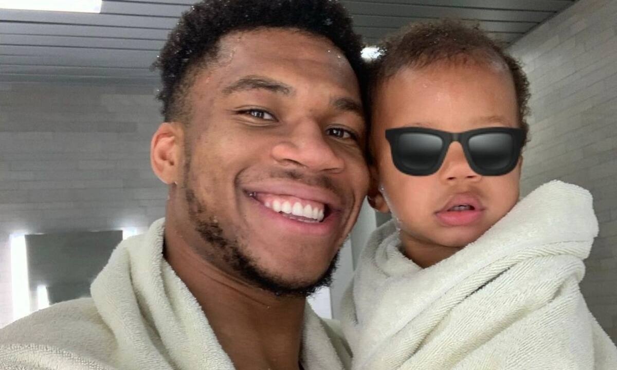 Γιάννης Αντετοκούνμπο: Ο γιος του έγινε δύο ετών - Η τρυφερή ανάρτηση και οι φώτο