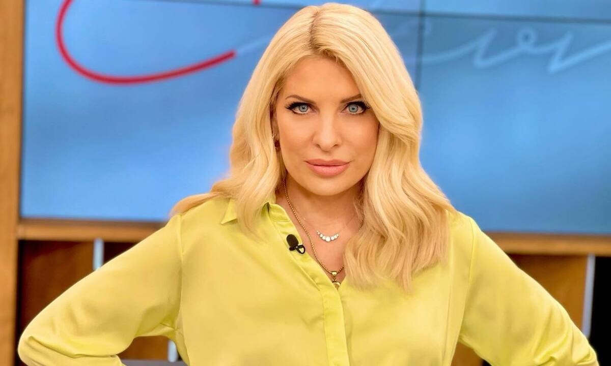 Ελένη Μενεγάκη: Θρύλος της ροκ ο νέος γείτονάς της