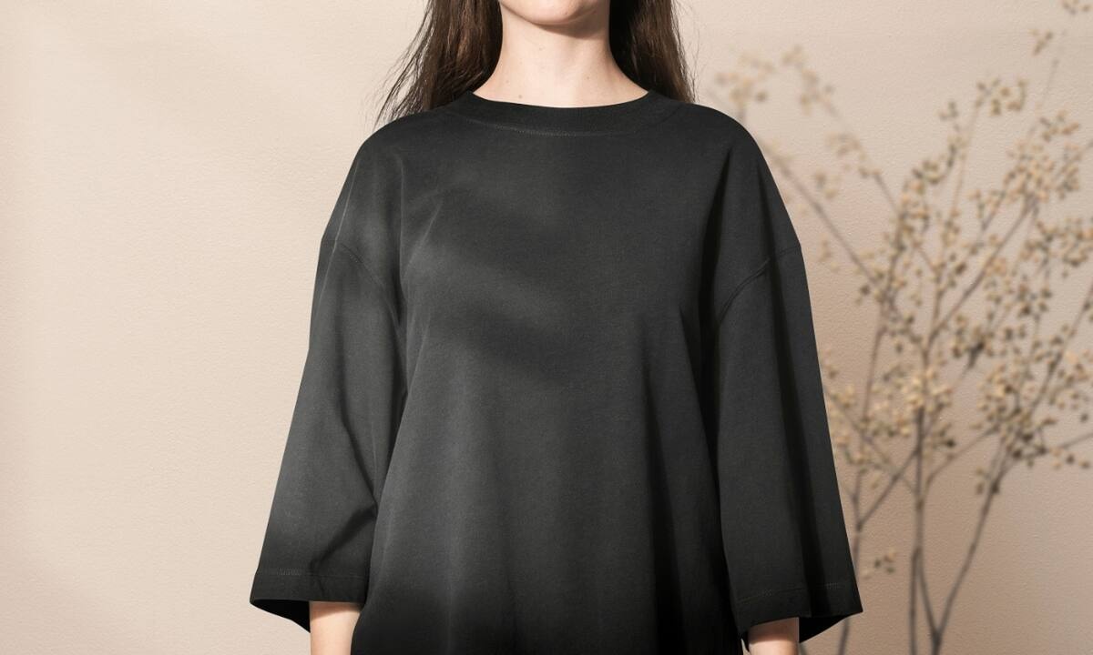 Πώς να διώξετε τη γυαλάδα από τα μαύρα ρούχα