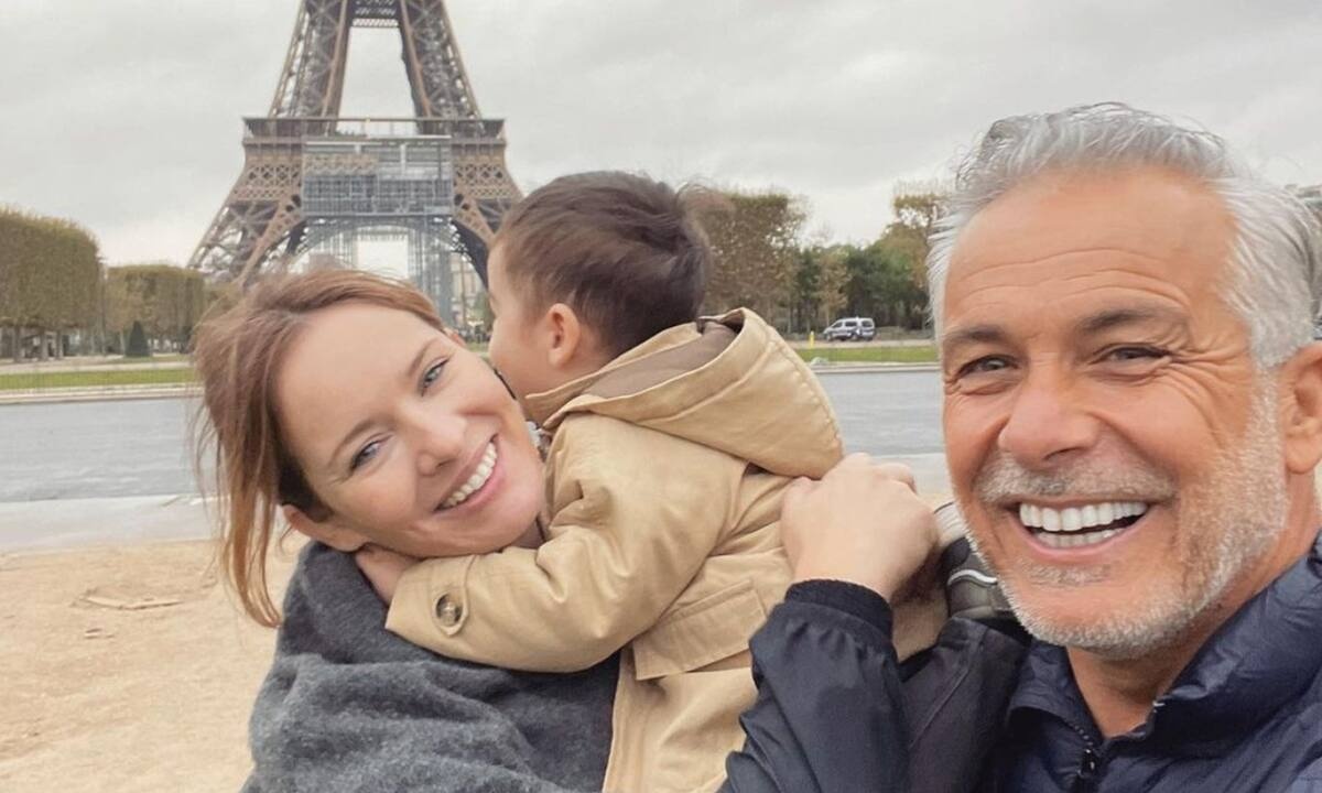 Ανίτα Μπραντ: Η τρυφερή ανάρτηση για τον σύζυγο και τον γιο της