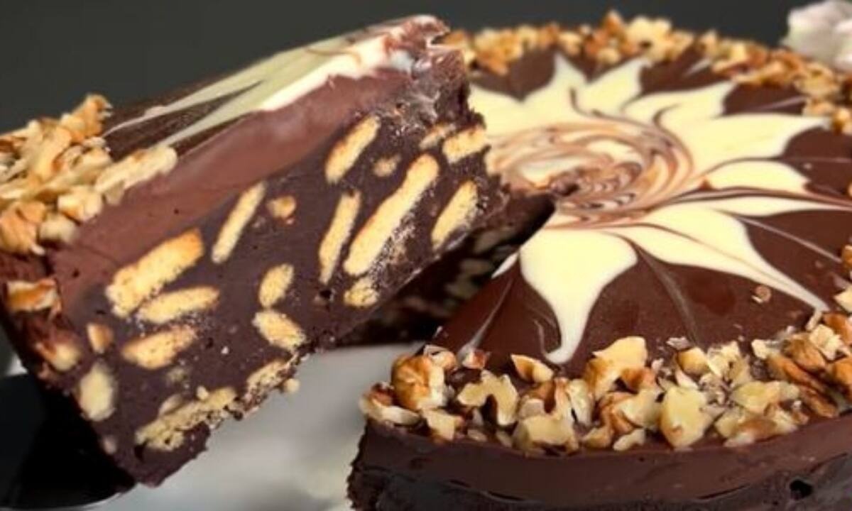 Πανεύκολο γλυκό σοκολάτας χωρίς μίξερ και ψήσιμο (vid)