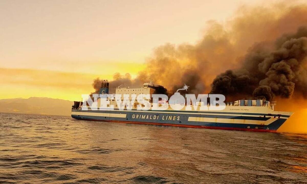 Κέρκυρα: Επικοινωνούν με τους εγκλωβισμένους στο πλοίο - Επιχείρηση για τη διάσωσή τους