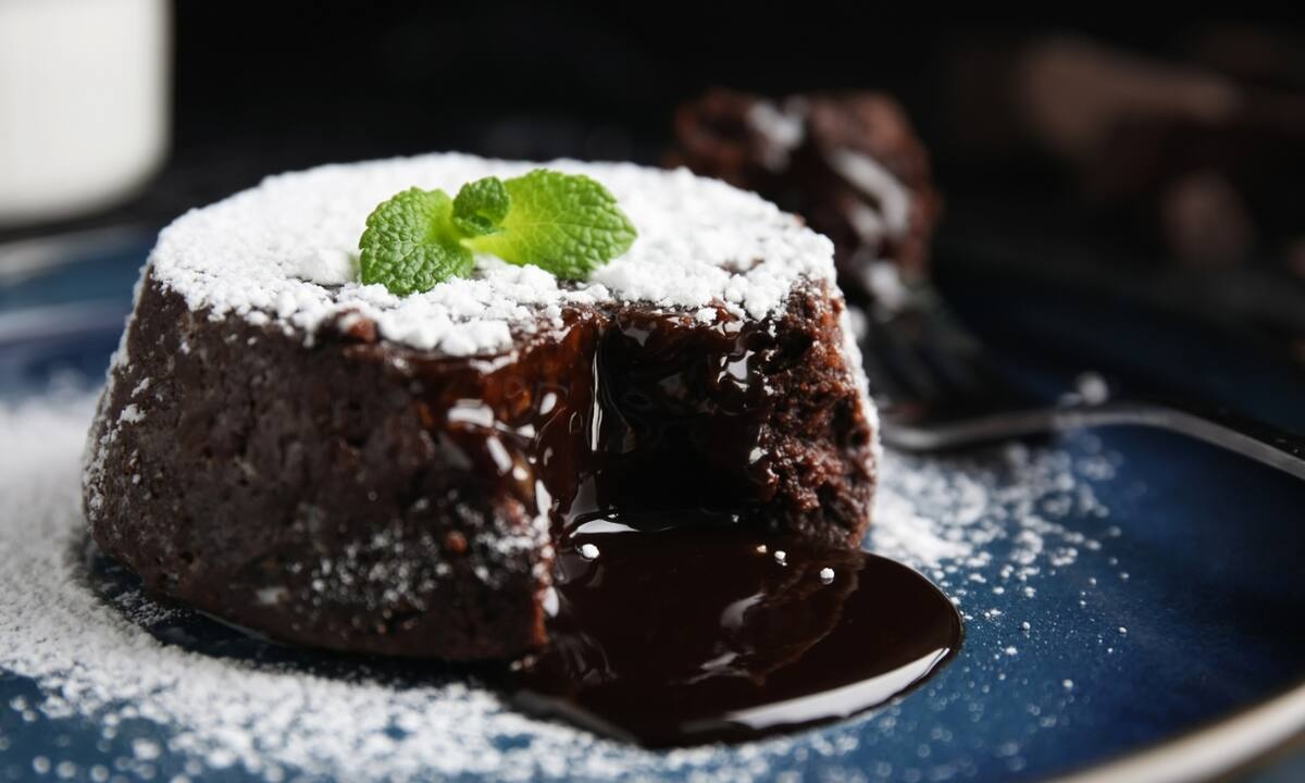 Πανεύκολο σουφλέ σοκολάτας με μόλις δύο υλικά (vid)