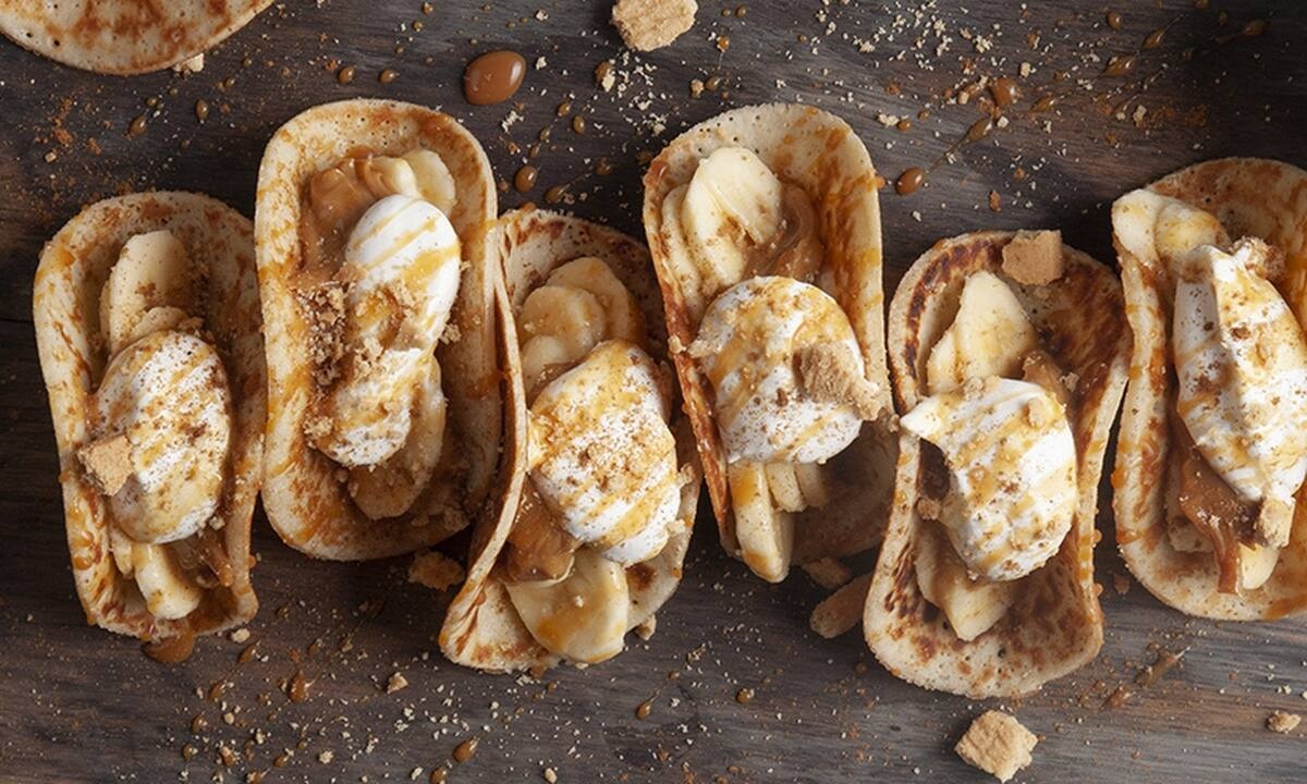 Banoffee tacos από τον Άκη Πετρετζίκη